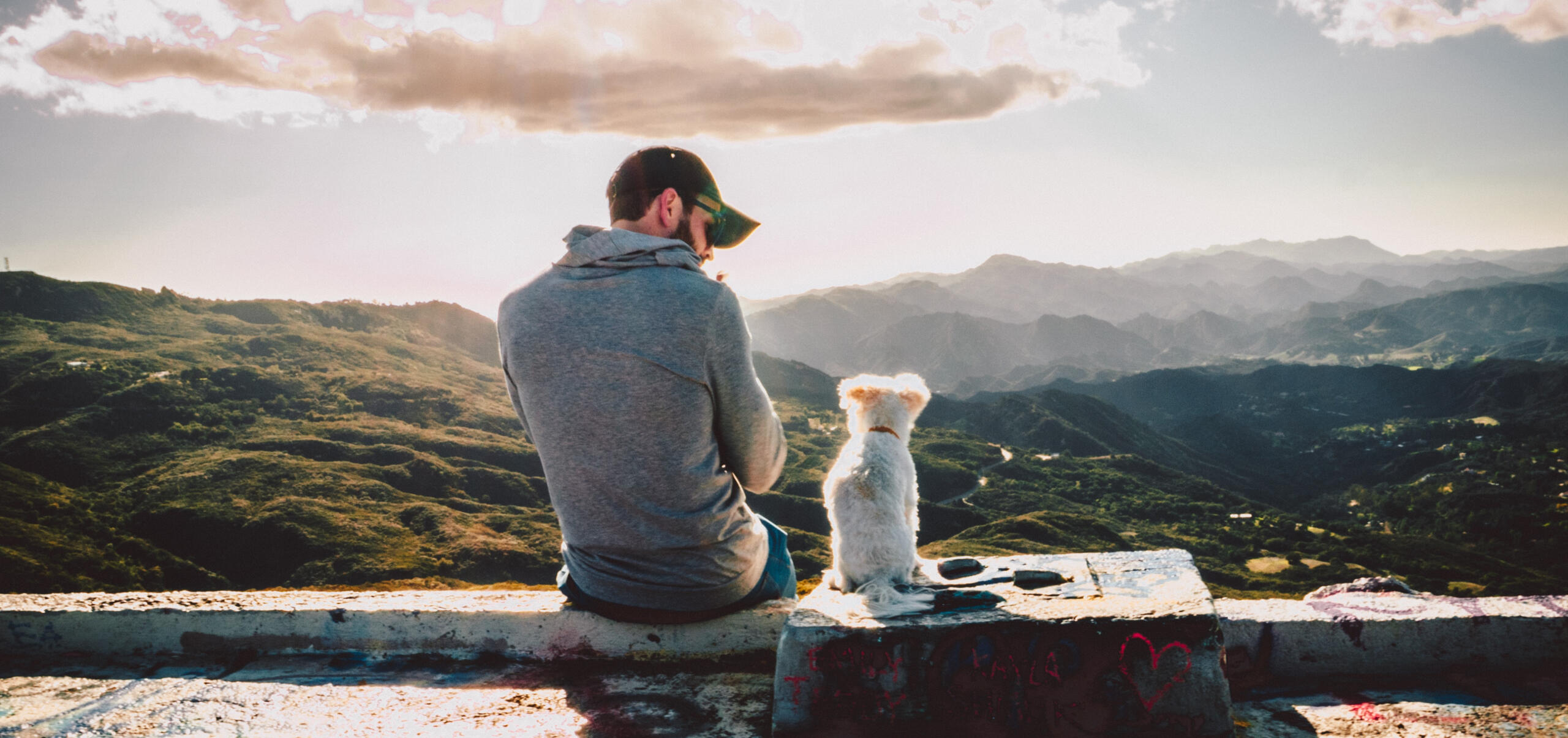 Yrittäjän kolme hattua, kuvassa tosin lippis