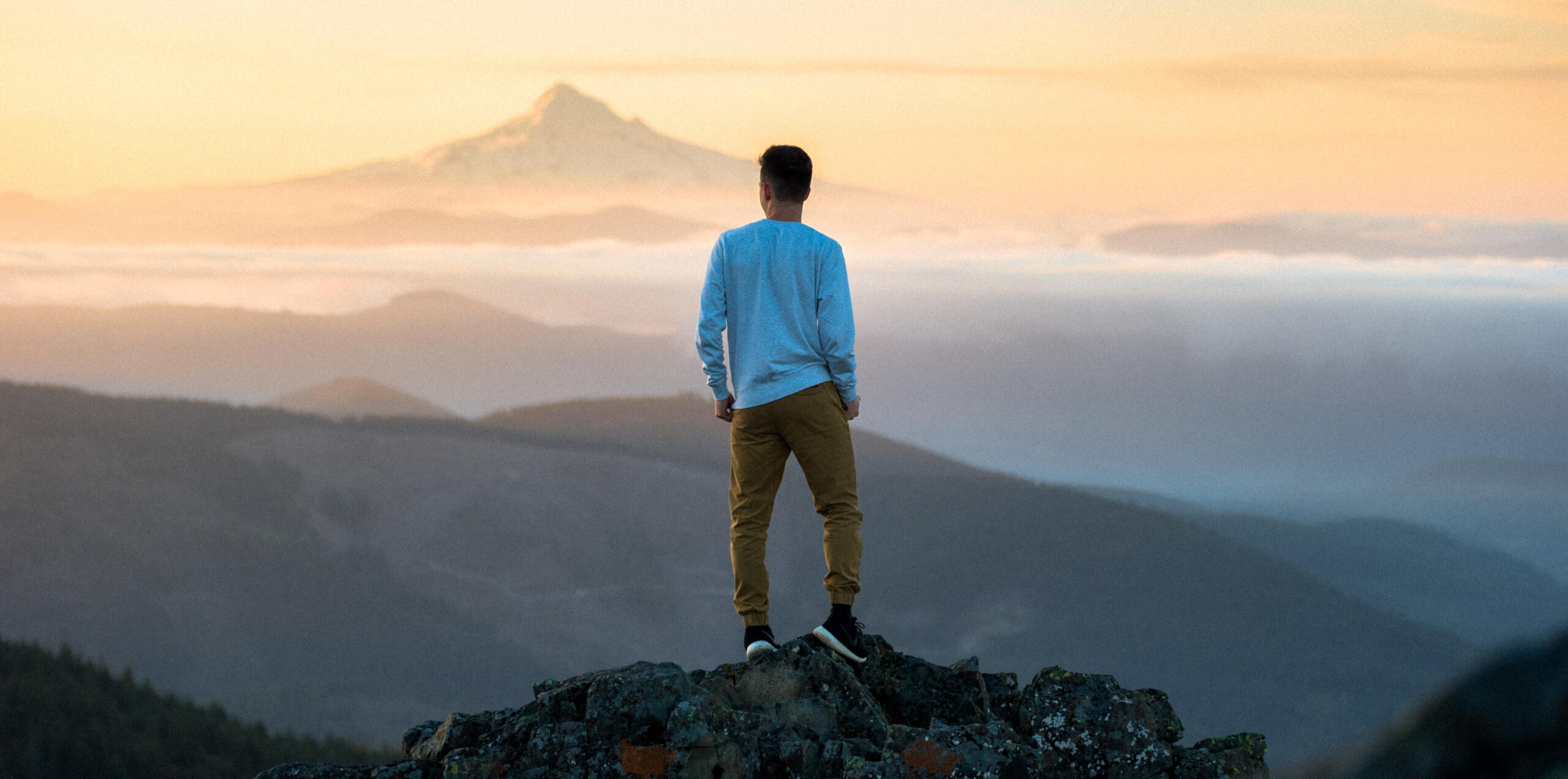 Yrittäjän kolme hattua, kuvassa tosin lippis
