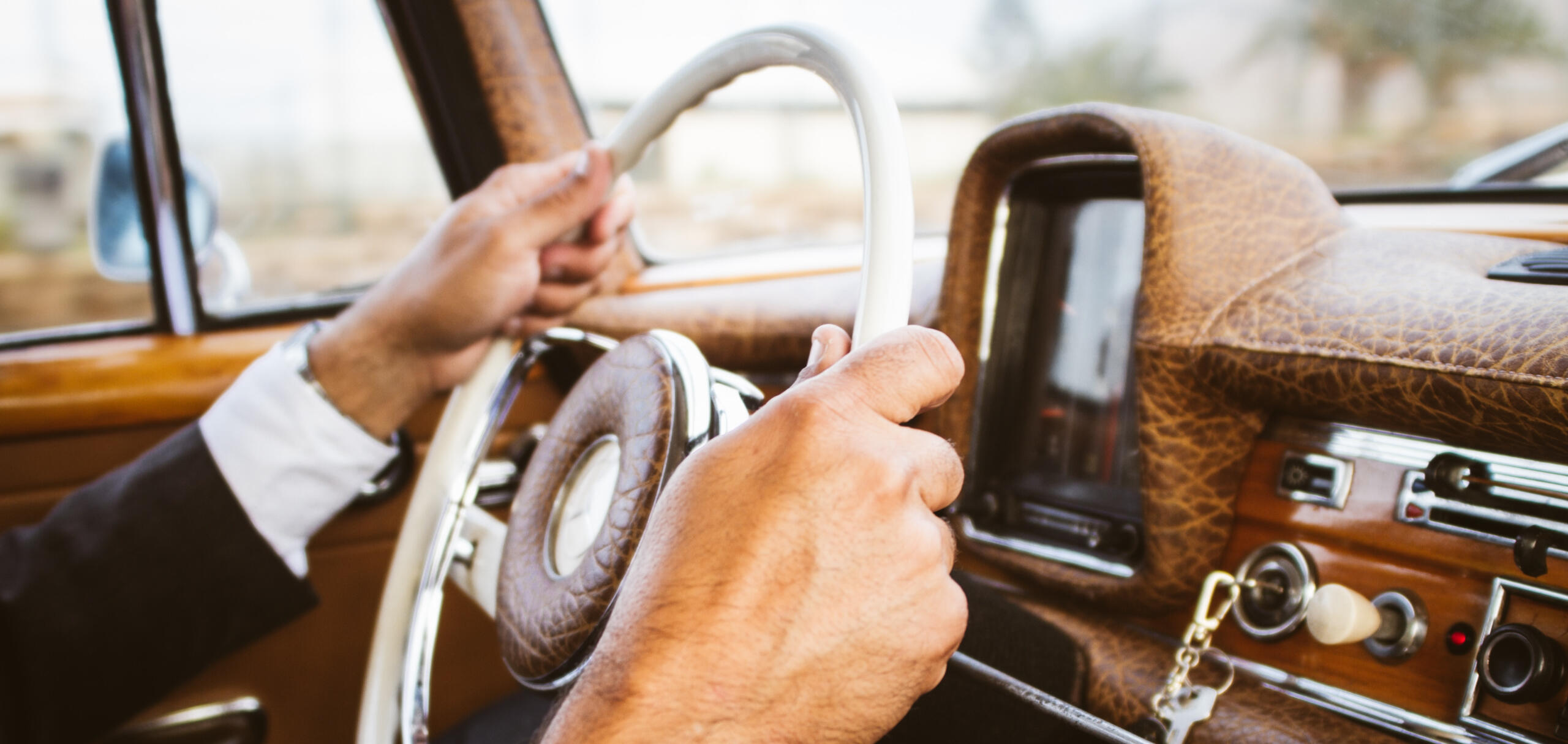 Yrittäjän kolme hattua, kuvassa tosin lippis